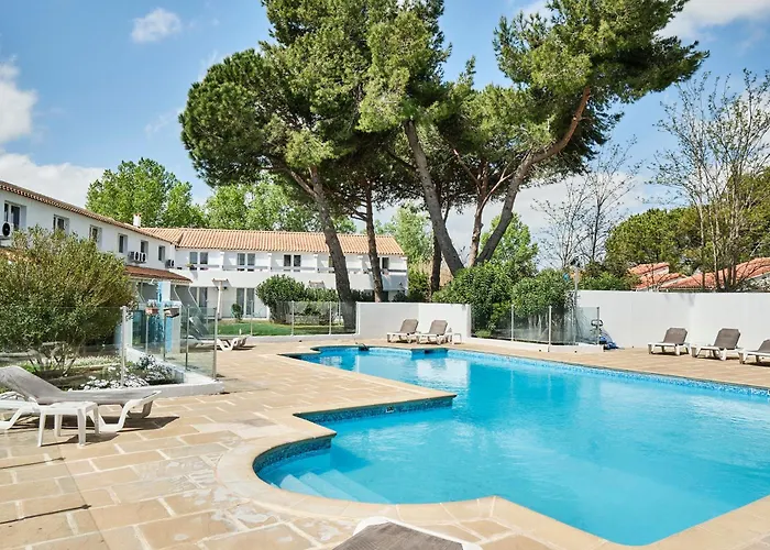 Artemia Aigues-Mortes - Hotel Avec Piscine