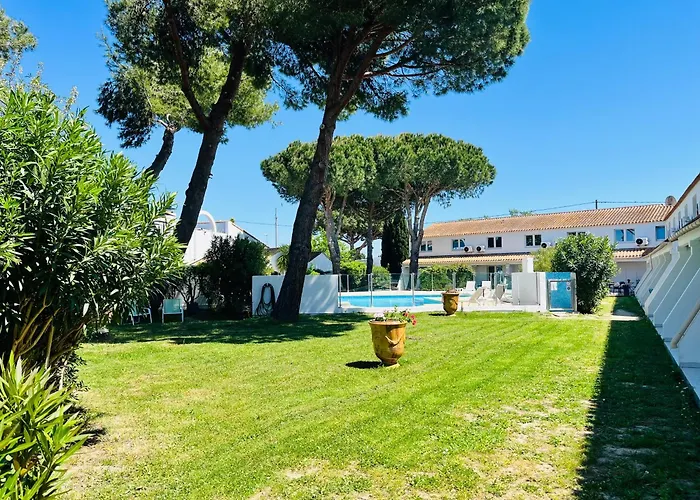 Artemia Aigues-Mortes - Hotel Avec Piscine