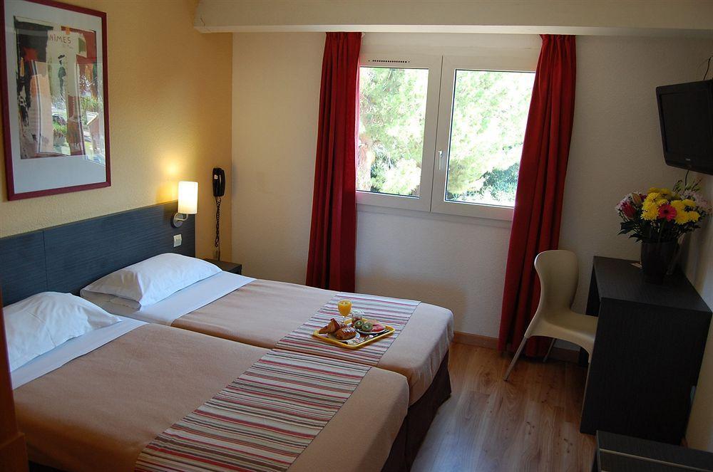 Artemia - Avec Piscine Hotel 2*