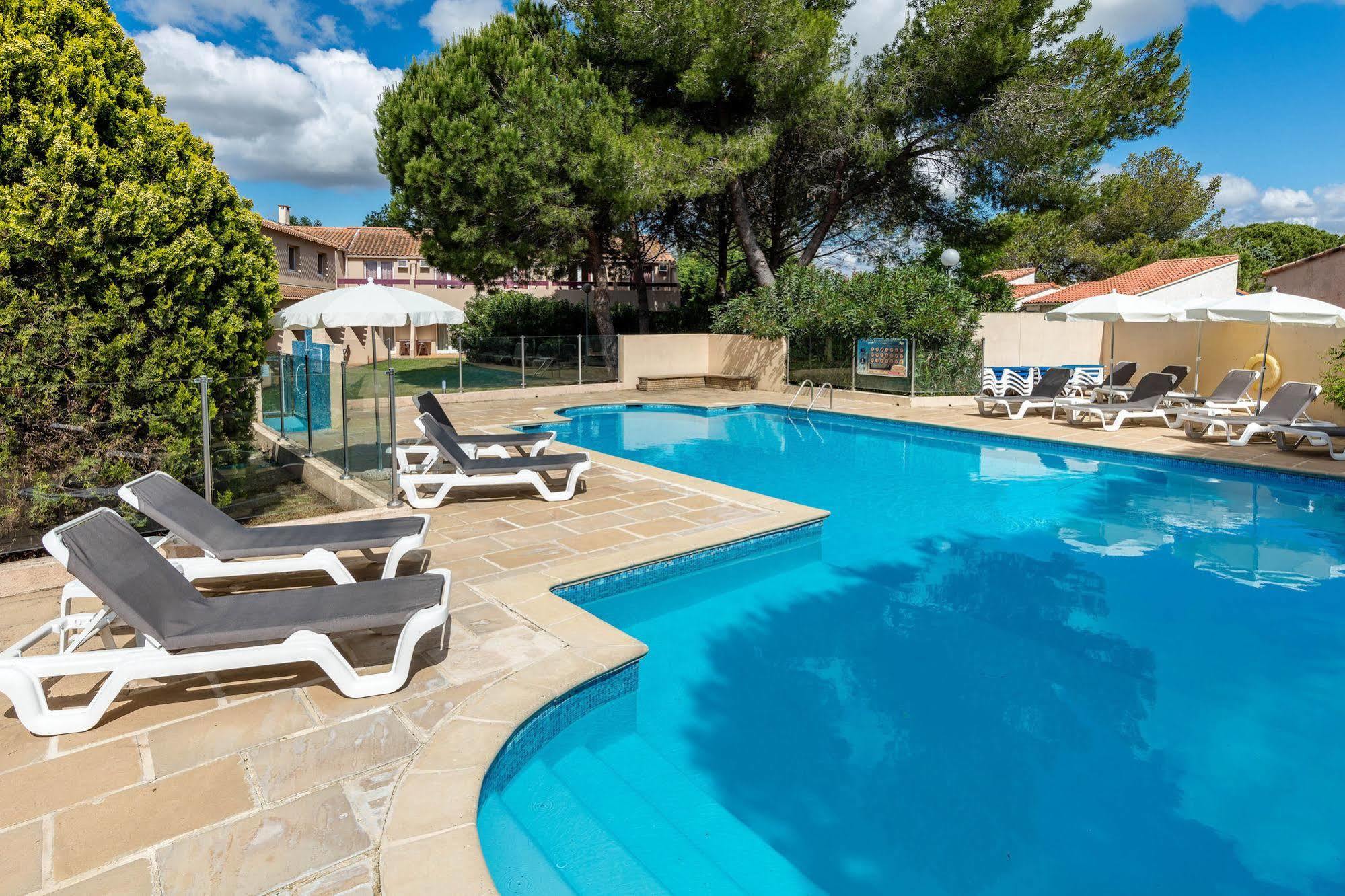 Artemia - Avec Piscine Hotel